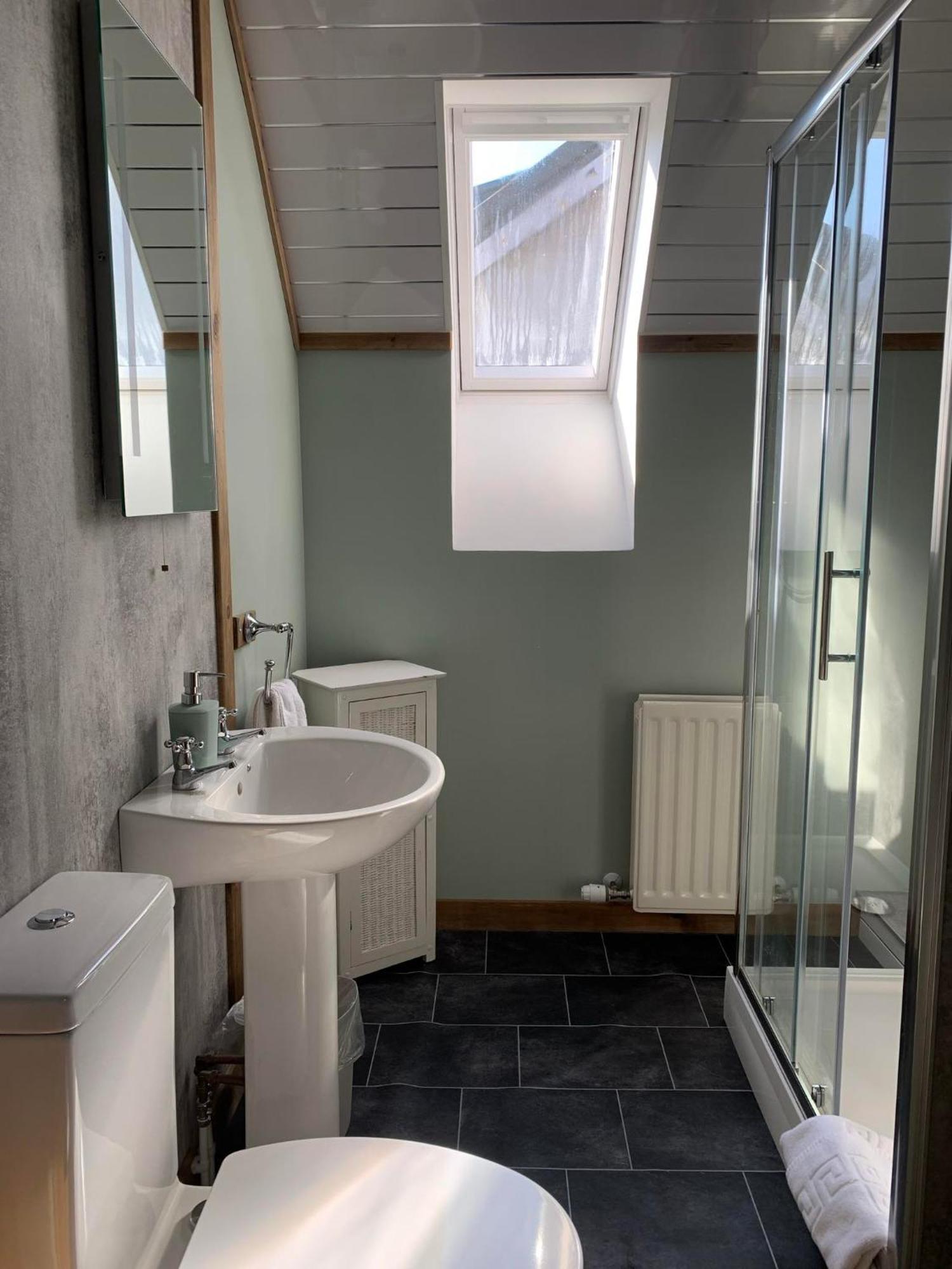 Skye Basecamp Hostel, Broadford Bay, Isle Of Skye 外观 照片