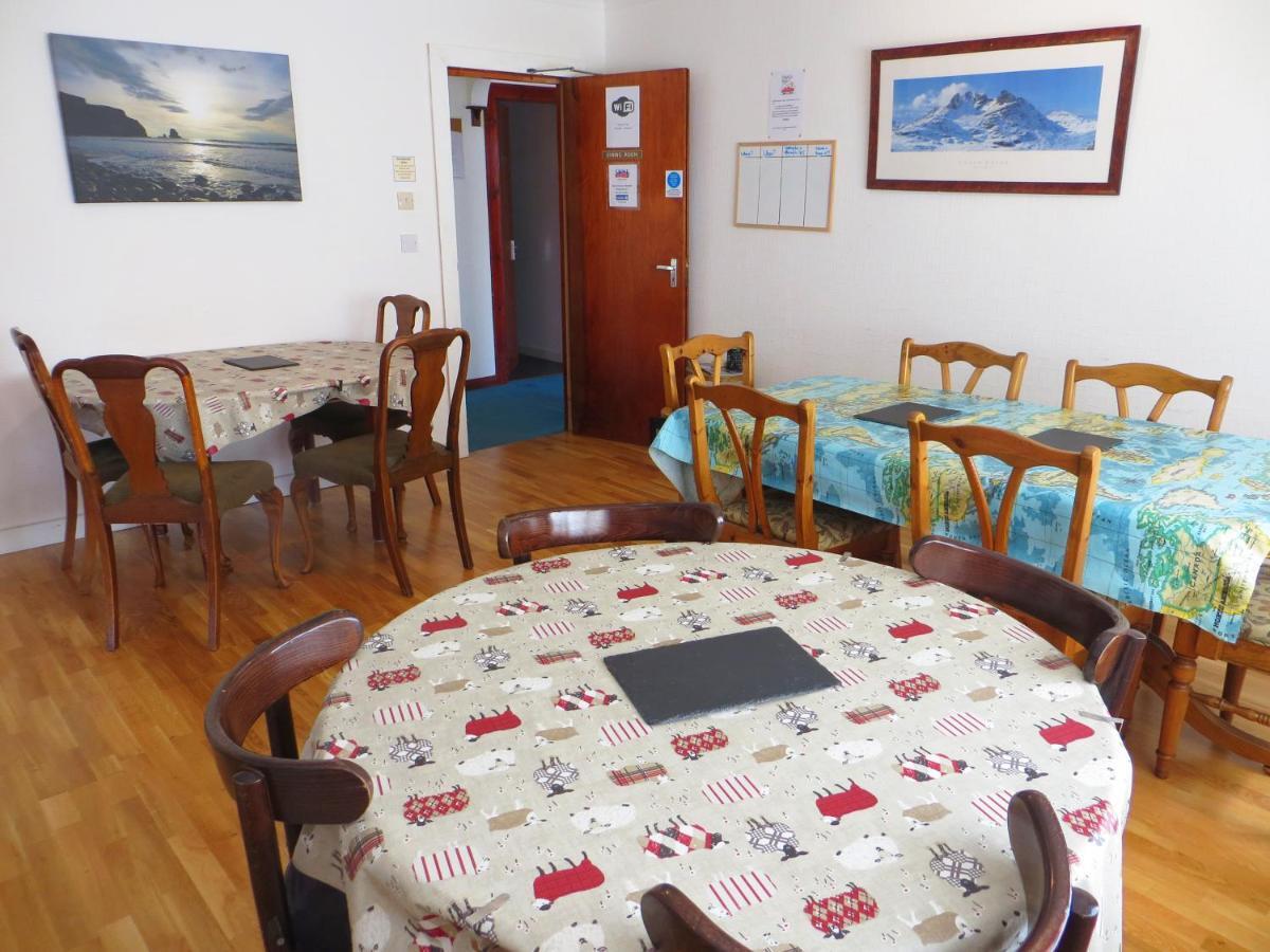 Skye Basecamp Hostel, Broadford Bay, Isle Of Skye 外观 照片