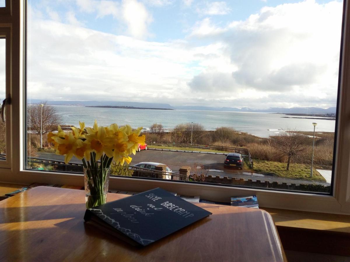 Skye Basecamp Hostel, Broadford Bay, Isle Of Skye 外观 照片